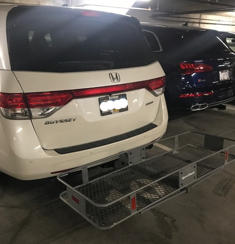 hitch mounted cargo carrier