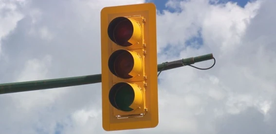 image of unlit traffic lights